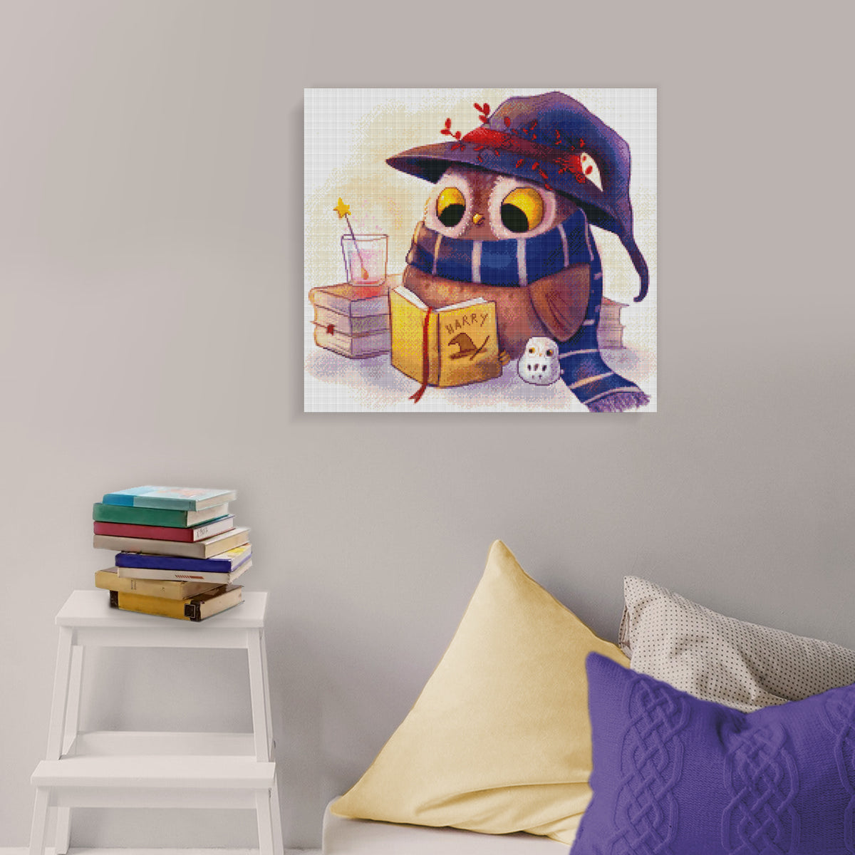 Diamond Painting mit kleiner Zaubereule mit Büchern als stimmungsvolle Wohnraumdekoration