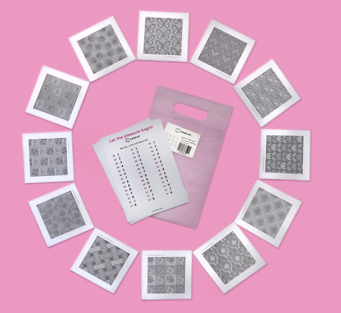 Diamond Painting Mini Set von cearat.com mit 12 kleinen Leinwänden ohne Steine und mit schwarz-weiß-Druck für übriggebliebene Reststeine